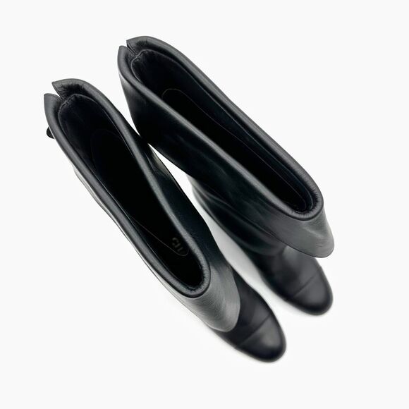 CHANEL Black 20K CC Logo Musketeer Boots Size 40 Cap Toe Leather Fold Over - Picture 8 of 14